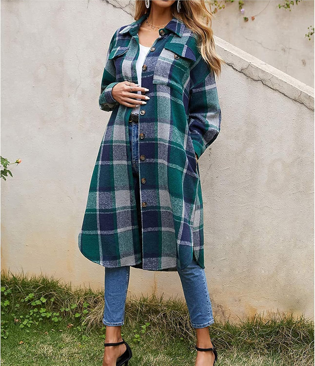 Stylish Women's Long Plaid Shirt Jacket - Cozy Wool Blend with Pockets