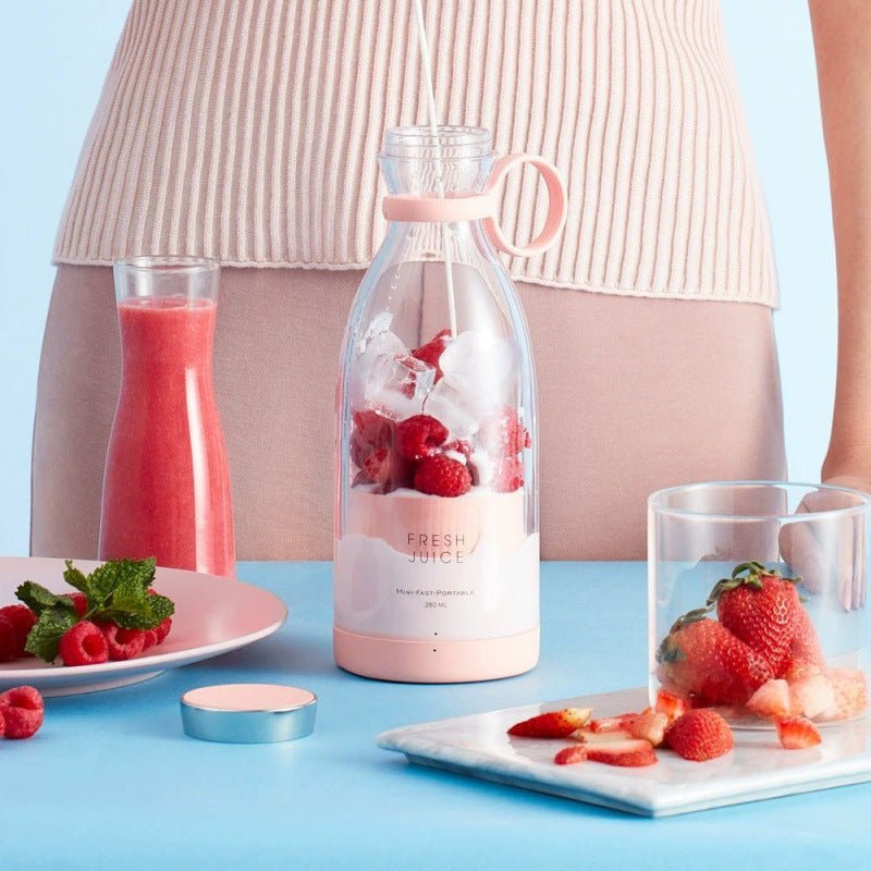 Portable Rechargeable Fruit Juicer - Journey Must Haves